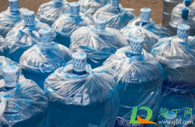 桶装水未开封存放半年，安全隐患不容忽视